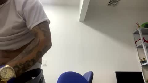 sexywhite_col online show from 11/06/25, 07:09