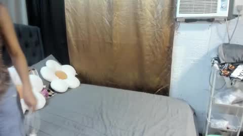 Snapshot of sexyxenaaa chatting on 10/12/25, 07:24 Xenaaa online show from 10/12/25, 07:24