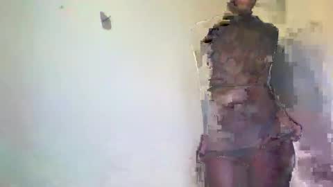 Snapshot of sexyy_tiny chatting on 02/03/26, 04:10 Mel online show from 02/03/26, 04:10