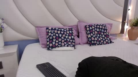 Snapshot of sexyymommy1 chatting on 11/15/25, 11:29 Mary online show from 11/15/25, 11:29