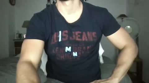 Snapshot of sexyyphilip chatting on 01/02/25, 01:06 sexyyphilip online show from 01/02/25, 01:06