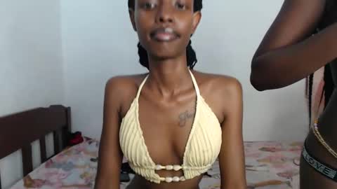 Snapshot of sexyzuriel chatting on 04/26/26, 11:30 sexyzuriel online show from 04/26/26, 11:30