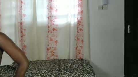 Snapshot of sexyzuriel chatting on 05/25/26, 12:33 sexyzuriel online show from 05/25/26, 12:33