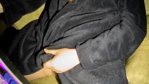 Snapshot of sexzilla15 chatting on 04/03/26, 05:27 no face online show from 04/03/26, 05:27