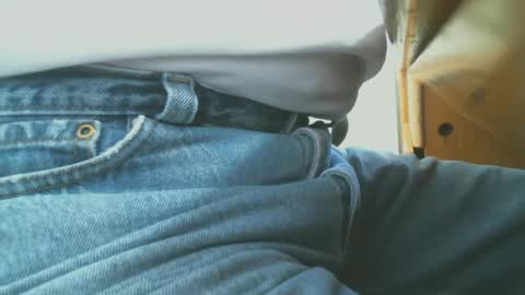 Snapshot of sflgentlman chatting on 02/04/25, 06:06 Bruce online show from 02/04/25, 06:06