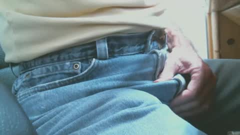 Snapshot of sflgentlman chatting on 09/10/25, 07:25 Bruce online show from 09/10/25, 07:25