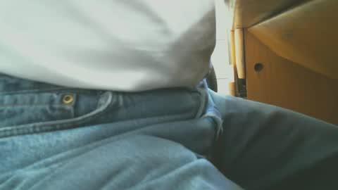 Snapshot of sflgentlman chatting on 09/17/25, 05:36 Bruce online show from 09/17/25, 05:36