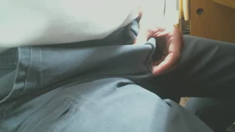 Snapshot of sflgentlman chatting on 04/20/26, 08:21 Bruce online show from 04/20/26, 08:21