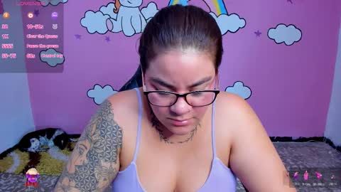 Snapshot of shaaroonhillss1 chatting on 03/18/26, 06:33 sharoon online show from 03/18/26, 06:33