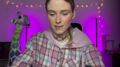 Snapshot of shadebabe chatting on 12/29/24, 04:59 shadebabe online show from 12/29/24, 04:59