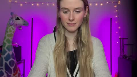 Snapshot of shadebabe chatting on 01/20/25, 02:22 shadebabe online show from 01/20/25, 02:22