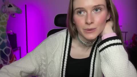 Snapshot of shadebabe chatting on 01/20/25, 08:30 shadebabe online show from 01/20/25, 08:30