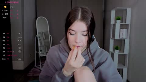 shadowlaceee online show from 11/15/25, 12:23