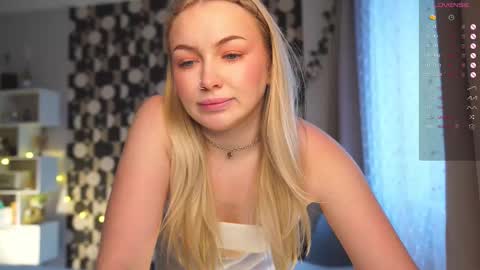 Snapshot of shadowladyyy chatting on 03/05/26, 06:31 Sindy and Nancy Next stream 1 December online show from 03/05/26, 06:31