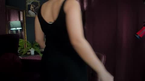 Snapshot of shadowlotus_ chatting on 10/13/25, 08:53 Lily online show from 10/13/25, 08:53