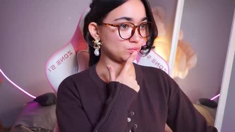 Snapshot of shadowlotus_ chatting on 11/19/25, 03:12 Lily online show from 11/19/25, 03:12