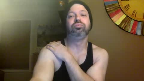 Snapshot of shadyyyyyy7 chatting on 12/18/24, 02:32 Shady online show from 12/18/24, 02:32