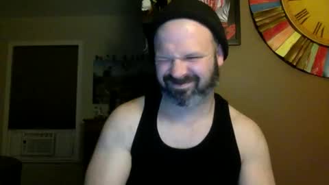 Snapshot of shadyyyyyy7 chatting on 10/19/25, 04:35 Shady online show from 10/19/25, 04:35