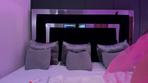 Shaina Vasquez online show from 02/01/26, 05:17