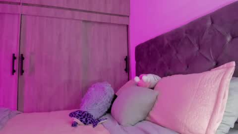 Snapshot of shaina_vasquez chatting on 06/01/26, 05:42 Shaina Vasquez online show from 06/01/26, 05:42