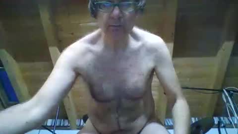 Snapshot of shairy702 chatting on 09/26/25, 04:38 shairy702 online show from 09/26/25, 04:38