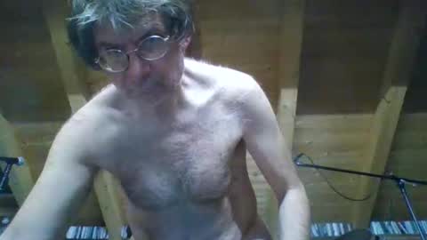 Snapshot of shairy702 chatting on 10/13/25, 02:22 shairy702 online show from 10/13/25, 02:22