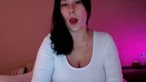 Mila online show from 10/05/25, 06:12