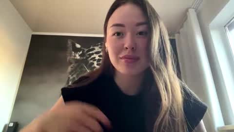 Snapshot of shakitaconnett chatting on 11/16/25, 03:23 Hana online show from 11/16/25, 03:23