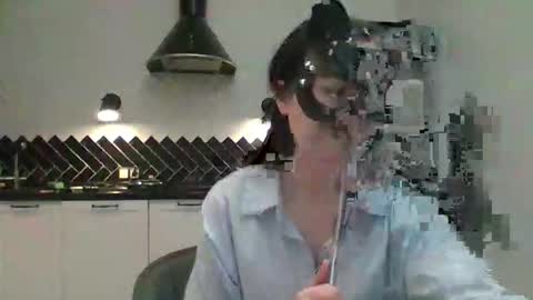 Snapshot of shakkethiass chatting on 11/22/25, 08:52 TwerkingBitchh online show from 11/22/25, 08:52