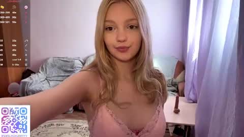 Snapshot of shalaschrantz chatting on 06/20/26, 11:13 Emily online show from 06/20/26, 11:13