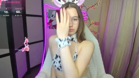 Vivian online show from 11/22/25, 08:19