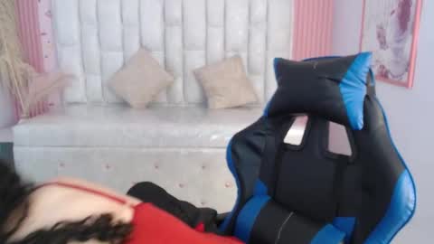 Shalon  online show from 11/17/25, 01:06