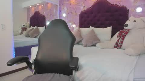 Snapshot of shamara_thomson chatting on 05/04/26, 05:42 Shamara Thomson online show from 05/04/26, 05:42