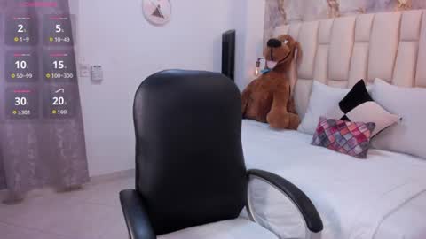 Snapshot of shamara_thomson chatting on 06/13/26, 12:19 Shamara Thomson online show from 06/13/26, 12:19
