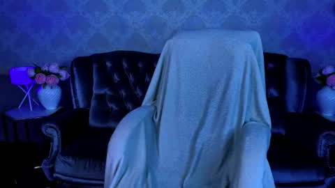 Lessi online show from 10/24/25, 05:48