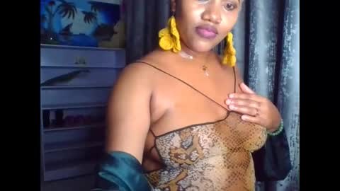 Snapshot of shana22222 chatting on 02/20/26, 11:05 shana22222 online show from 02/20/26, 11:05