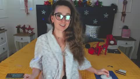 Svetlana ...........help me get 100 reactions before the end of the year Thumb up if you like me I appreciate it and thank you online show from 12/09/24, 02:56