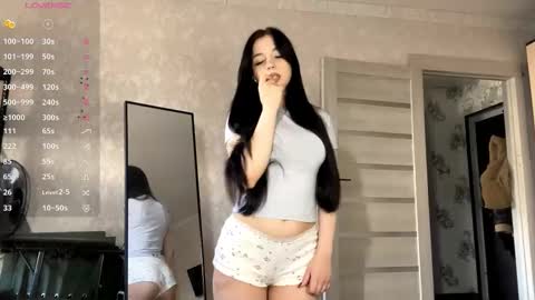 Viola online show from 10/26/25, 07:03