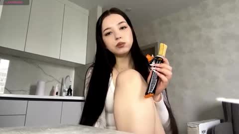 Viola online show from 11/14/25, 06:45