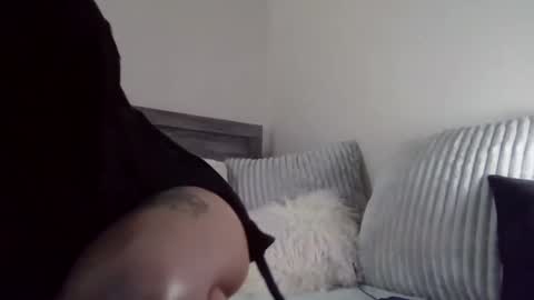Snapshot of shanafterdark chatting on 02/28/26, 04:02 OliviaRose online show from 02/28/26, 04:02
