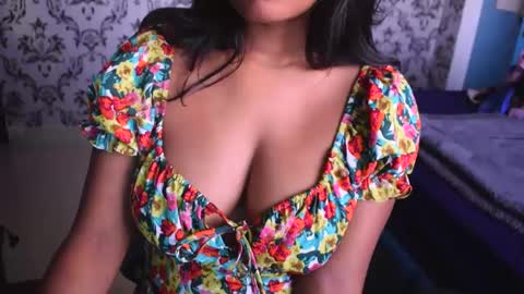 Snapshot of shanaya_indian chatting on 12/06/24, 04:03 shanaya indian online show from 12/06/24, 04:03