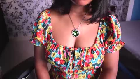 Snapshot of shanaya_indian chatting on 12/26/24, 04:43 shanaya indian online show from 12/26/24, 04:43