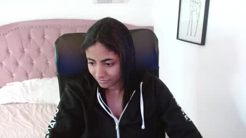 shanelle online show from 11/08/25, 03:23