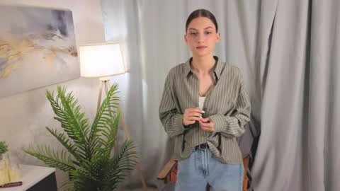 Snapshot of shanekahewko chatting on 04/24/26, 03:31 Christina online show from 04/24/26, 03:31