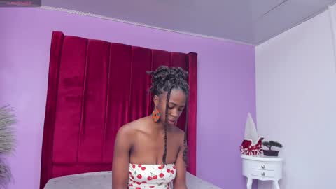 shanelle7 online show from 12/17/25, 03:07