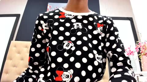 S H A N E L L E   online show from 01/31/25, 01:02