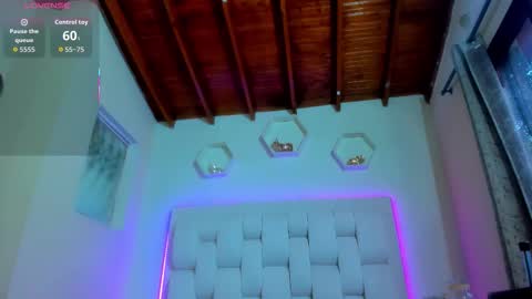 Shana online show from 09/12/25, 02:17