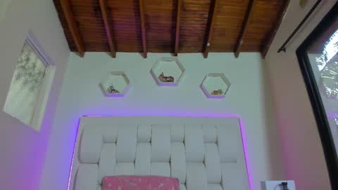 Shana online show from 11/22/25, 02:16