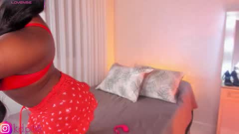 Snapshot of shannol_ryan chatting on 02/10/26, 01:21 Shannol online show from 02/10/26, 01:21