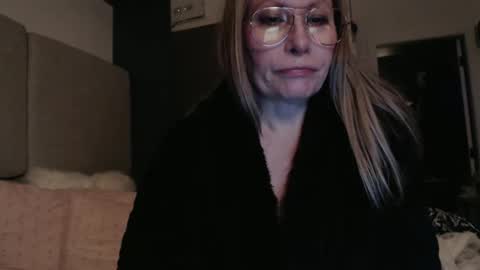 Snapshot of shannon07 chatting on 01/01/25, 08:02 Shannon07 online show from 01/01/25, 08:02